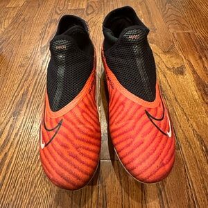Soccer cleats